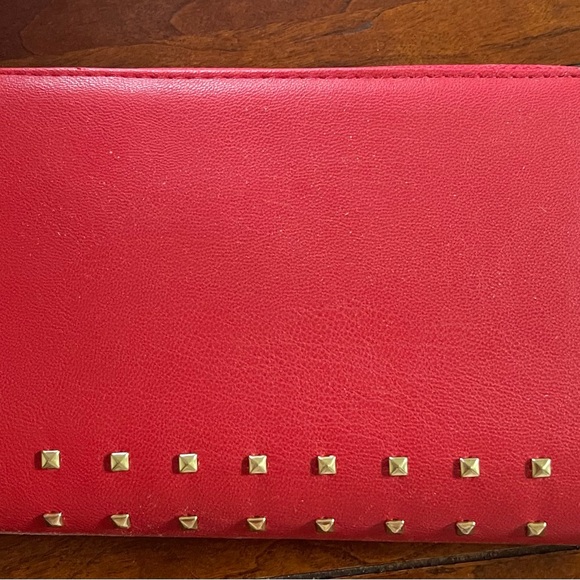 Badgley Mischka set. NWT. Tote bag and wallet. Has lap top pocket.  MRSP $208 - Picture 4 of 9